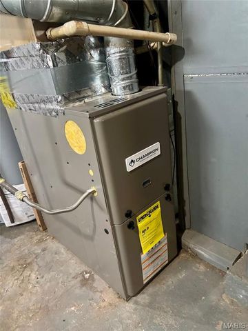 2592 E 27th Street, Granite City, IL 62040