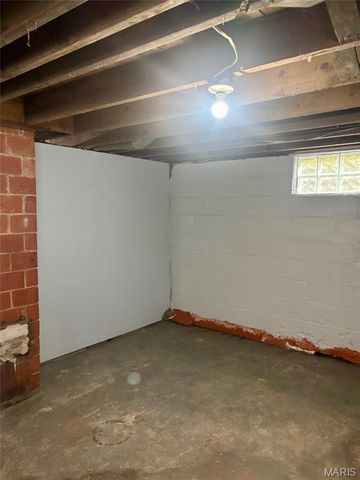 2592 E 27th Street, Granite City, IL 62040