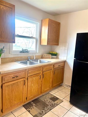 2592 E 27th Street, Granite City, IL 62040