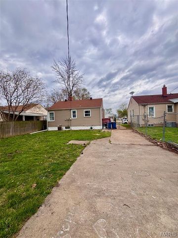 2592 E 27th Street, Granite City, IL 62040