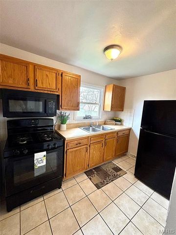 2592 E 27th Street, Granite City, IL 62040