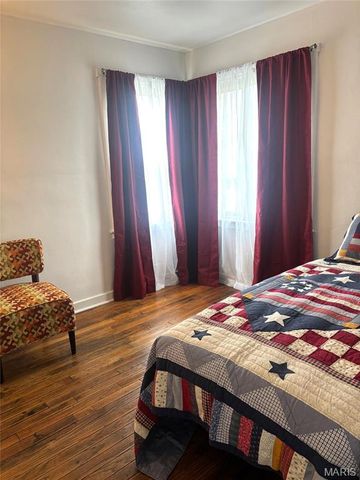 2592 E 27th Street, Granite City, IL 62040