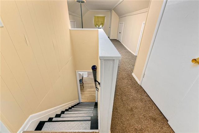 415 NE Moreland Drive, Oakwood Park, MO 64118