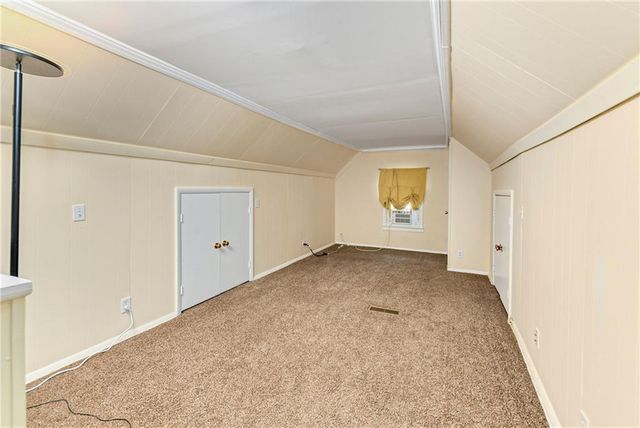 415 NE Moreland Drive, Oakwood Park, MO 64118