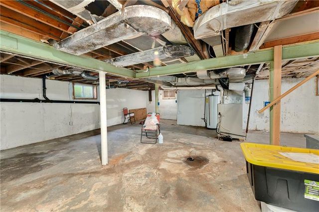415 NE Moreland Drive, Oakwood Park, MO 64118