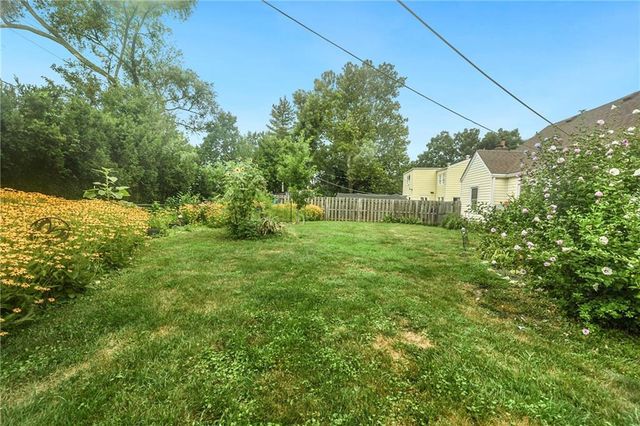 415 NE Moreland Drive, Oakwood Park, MO 64118