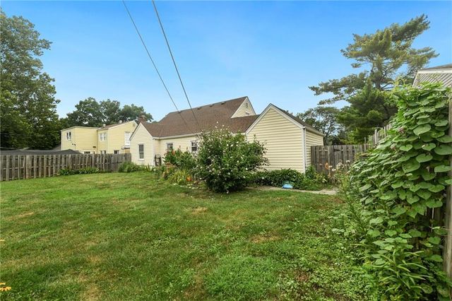 415 NE Moreland Drive, Oakwood Park, MO 64118