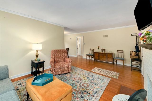 415 NE Moreland Drive, Oakwood Park, MO 64118
