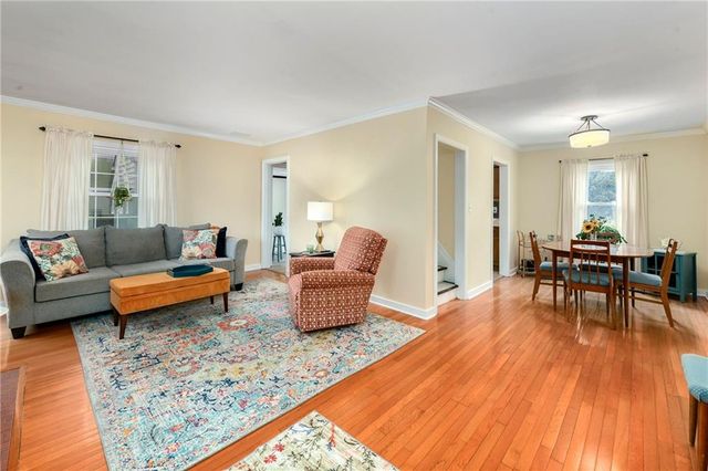415 NE Moreland Drive, Oakwood Park, MO 64118