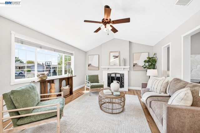 1184 Crystal Cir, Livermore, CA 94550