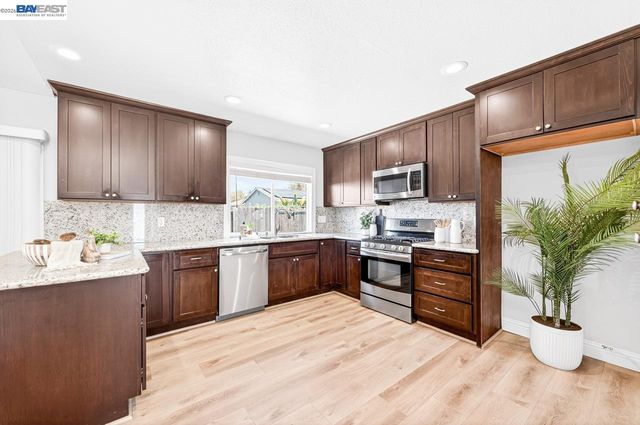 1184 Crystal Cir, Livermore, CA 94550