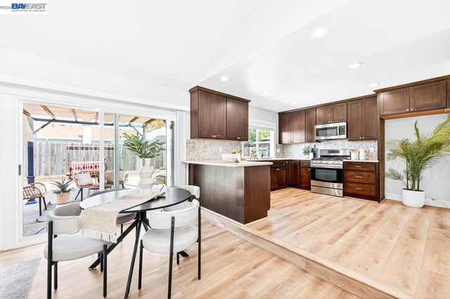 1184 Crystal Cir, Livermore, CA 94550