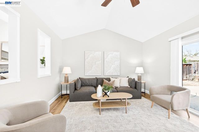 1184 Crystal Cir, Livermore, CA 94550