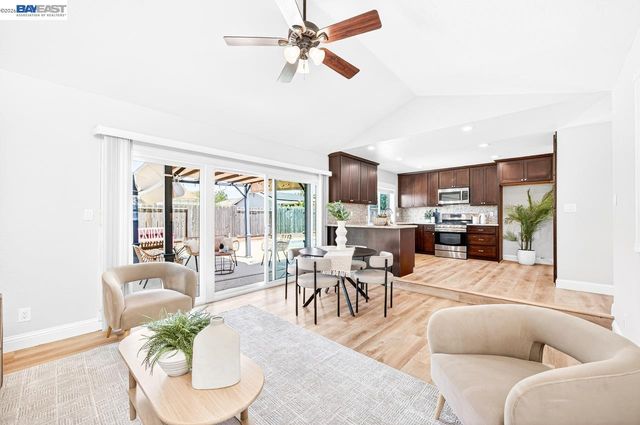 1184 Crystal Cir, Livermore, CA 94550