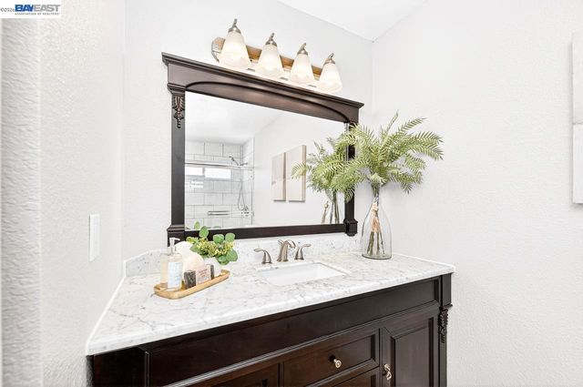 1184 Crystal Cir, Livermore, CA 94550