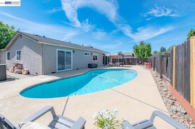 1184 Crystal Cir, Livermore, CA 94550
