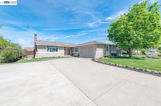 1184 Crystal Cir, Livermore, CA 94550