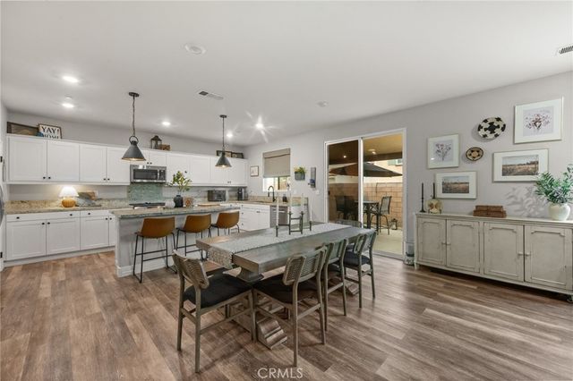 4975 Oak Moss, Fontana, CA 92336