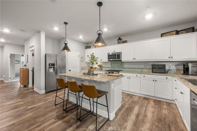 4975 Oak Moss, Fontana, CA 92336