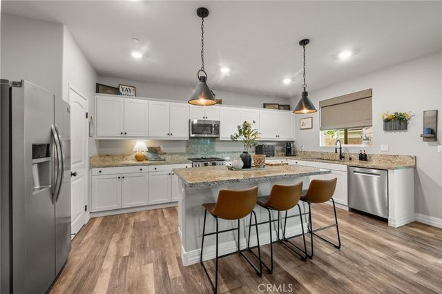 4975 Oak Moss, Fontana, CA 92336