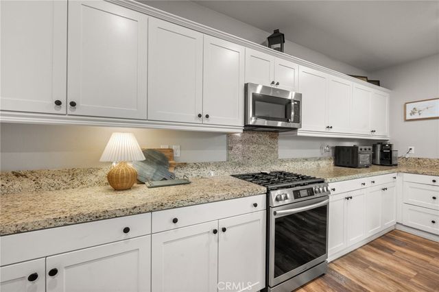 4975 Oak Moss, Fontana, CA 92336