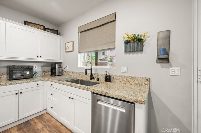 4975 Oak Moss, Fontana, CA 92336