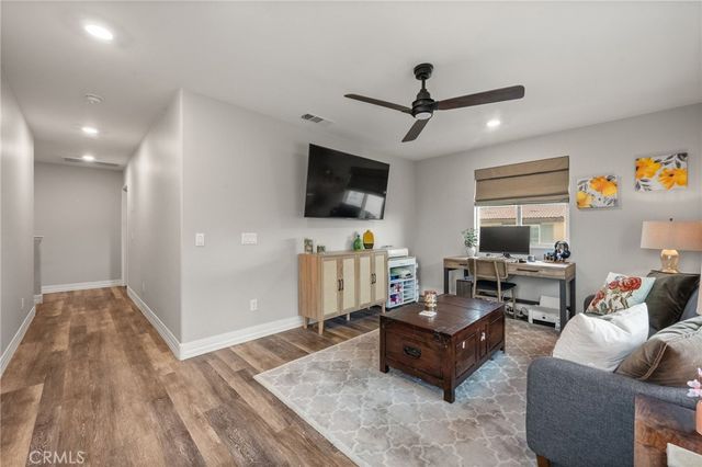 4975 Oak Moss, Fontana, CA 92336