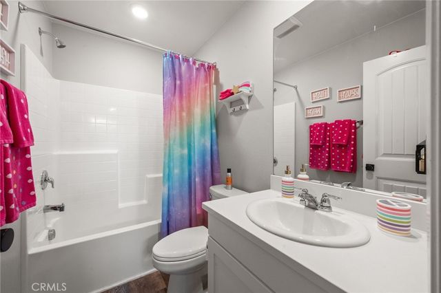 4975 Oak Moss, Fontana, CA 92336