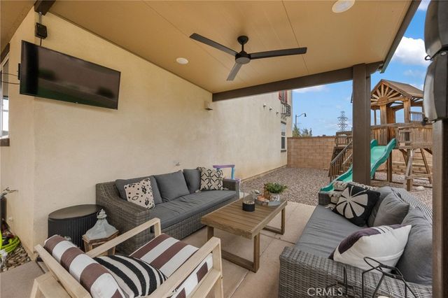 4975 Oak Moss, Fontana, CA 92336