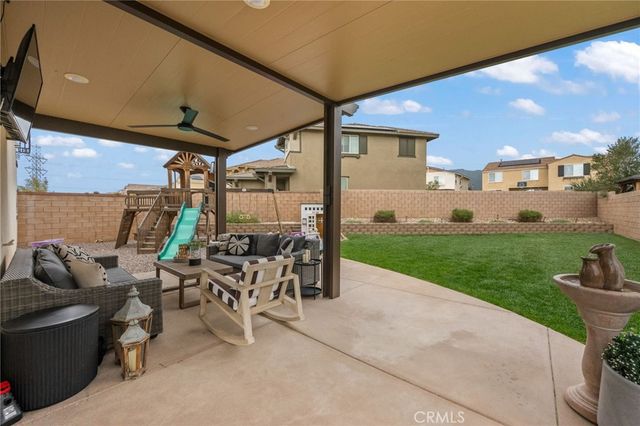 4975 Oak Moss, Fontana, CA 92336