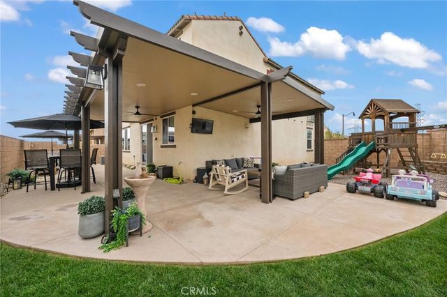 4975 Oak Moss, Fontana, CA 92336