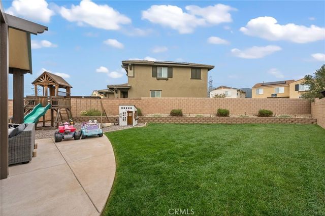 4975 Oak Moss, Fontana, CA 92336