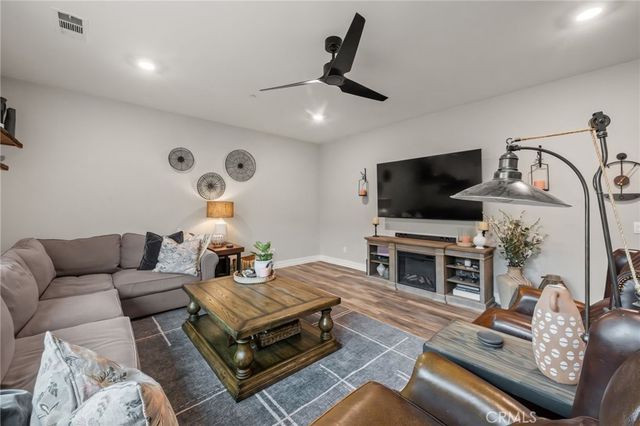 4975 Oak Moss, Fontana, CA 92336