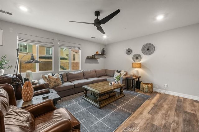 4975 Oak Moss, Fontana, CA 92336