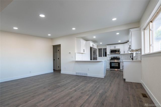 8701 McElwain Boulevard, Denver, CO 80229