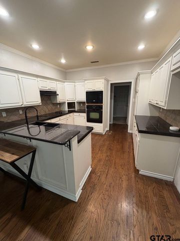 3204 Pebblebrook Cir, Tyler, TX 75707