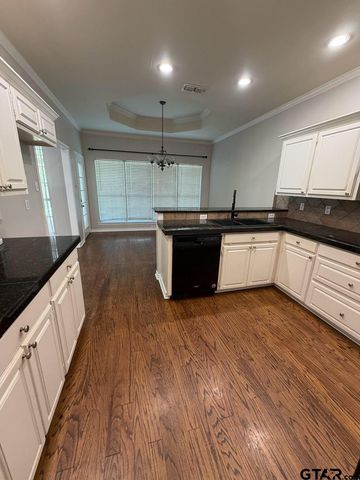 3204 Pebblebrook Cir, Tyler, TX 75707