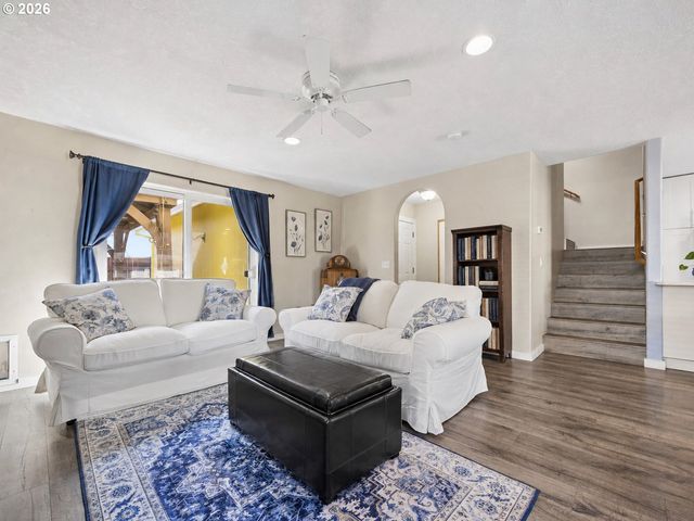 644 Se MYRTLEWOOD Pl, Gresham, OR 97080