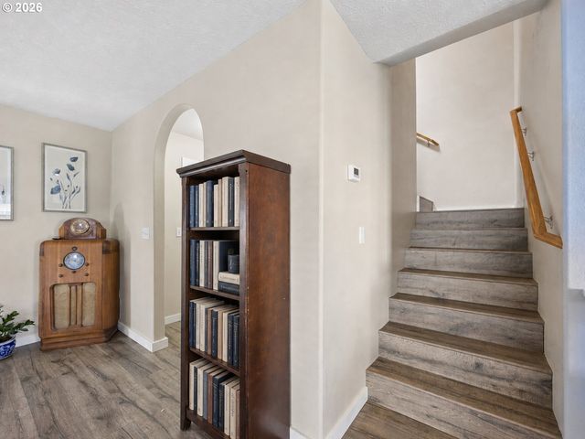644 Se MYRTLEWOOD Pl, Gresham, OR 97080