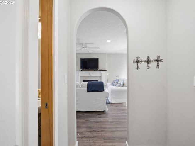 644 Se MYRTLEWOOD Pl, Gresham, OR 97080