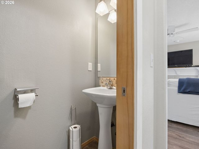 644 Se MYRTLEWOOD Pl, Gresham, OR 97080