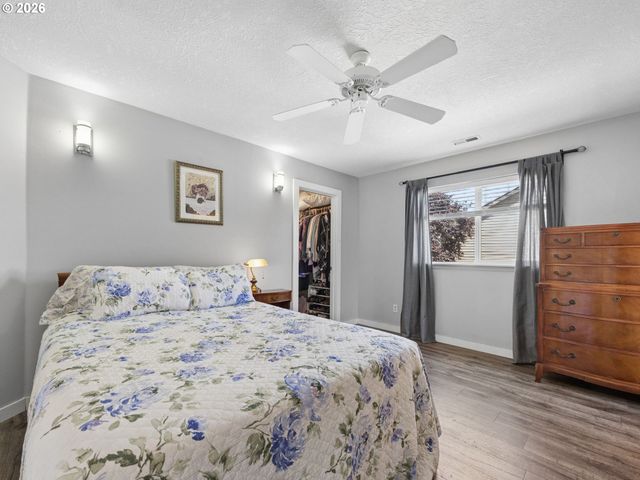 644 Se MYRTLEWOOD Pl, Gresham, OR 97080