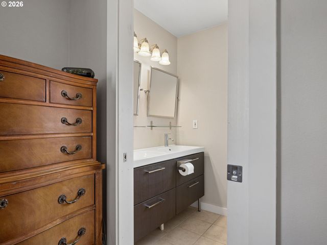 644 Se MYRTLEWOOD Pl, Gresham, OR 97080