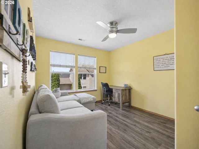 644 Se MYRTLEWOOD Pl, Gresham, OR 97080