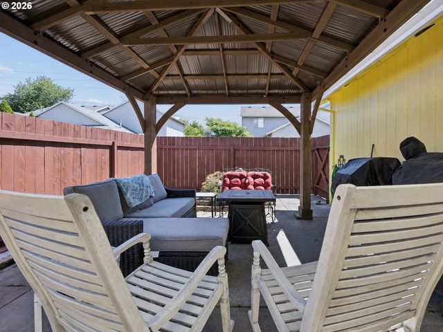 644 Se MYRTLEWOOD Pl, Gresham, OR 97080