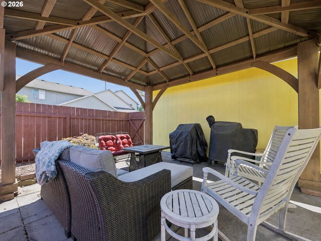 644 Se MYRTLEWOOD Pl, Gresham, OR 97080