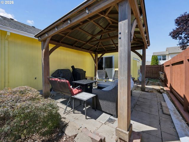 644 Se MYRTLEWOOD Pl, Gresham, OR 97080