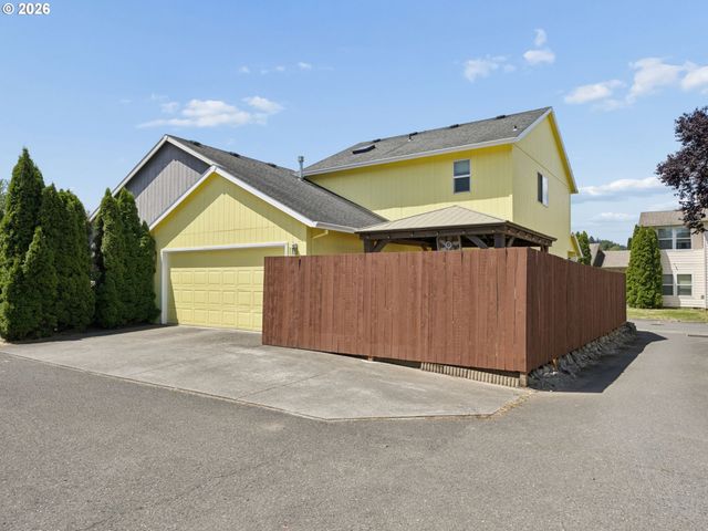 644 Se MYRTLEWOOD Pl, Gresham, OR 97080