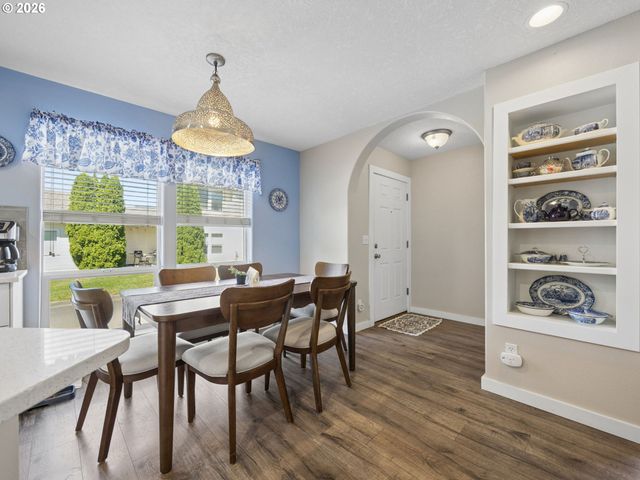 644 Se MYRTLEWOOD Pl, Gresham, OR 97080