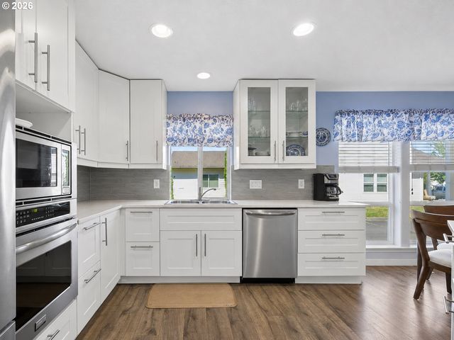 644 Se MYRTLEWOOD Pl, Gresham, OR 97080